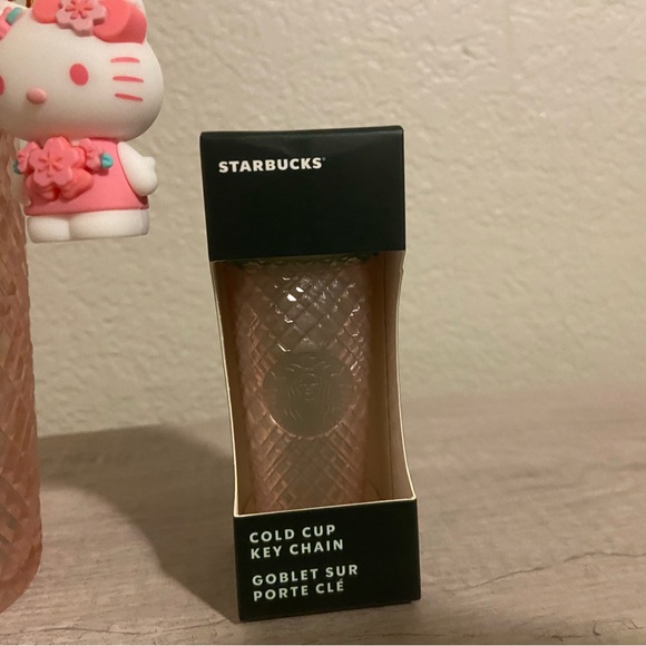 Starbucks cups bundle with hello kitty keychain included - Picture 4 of 4